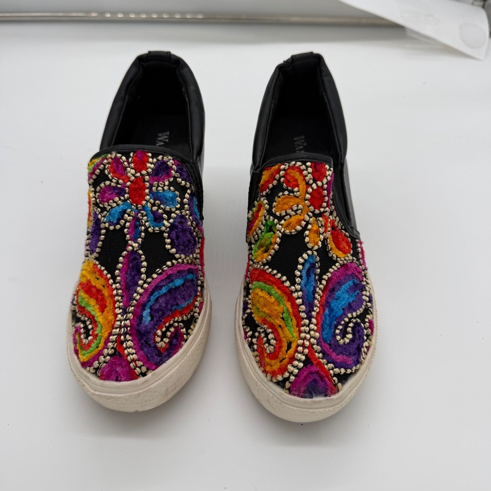 Wanted Womens Multi Color Paisley Embroidered Hidden Wedge Platform Sneakers 7.5